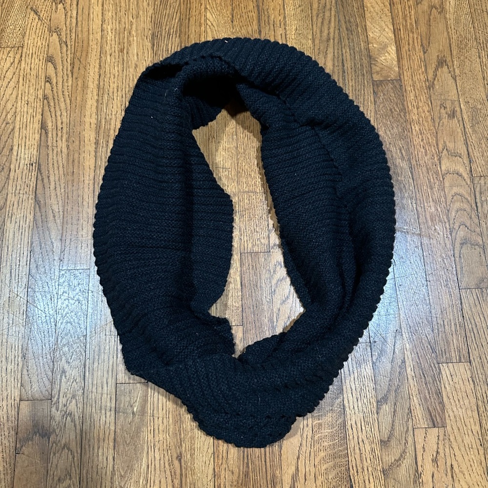 Unisex Black H&M Knit Infinity Scarf
